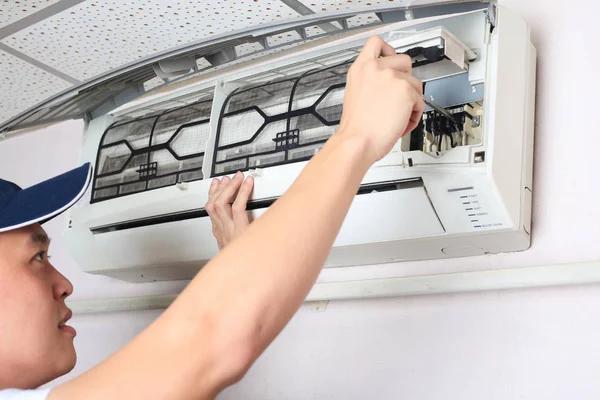 Smart Homeowners Know When to Call AC Repair Orlando Specialists