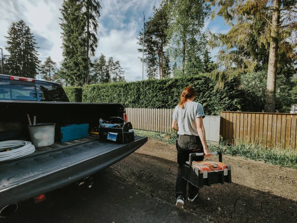 Why Choose Local Fencing Contractors for Your Next Fence Installation