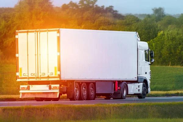How a Freight Forwarder Near Me Can Simplify Your Shipping Process