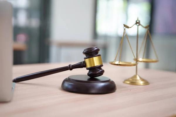 Florida Contract Law Attorneys Helping Businesses Navigate Legal Challenges